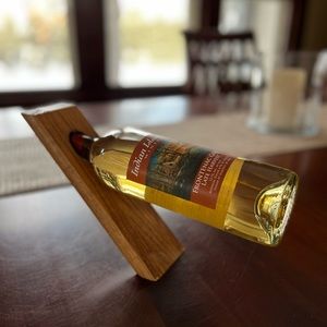 Wine bottle holder + charms